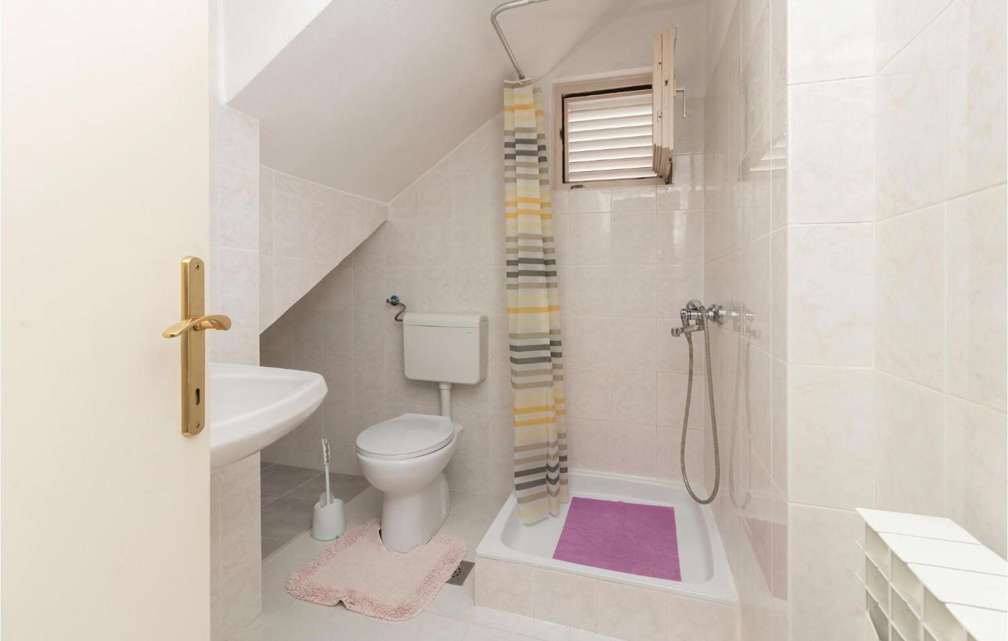 Nice Apartment In Zadar With Kitchen Exteriör bild