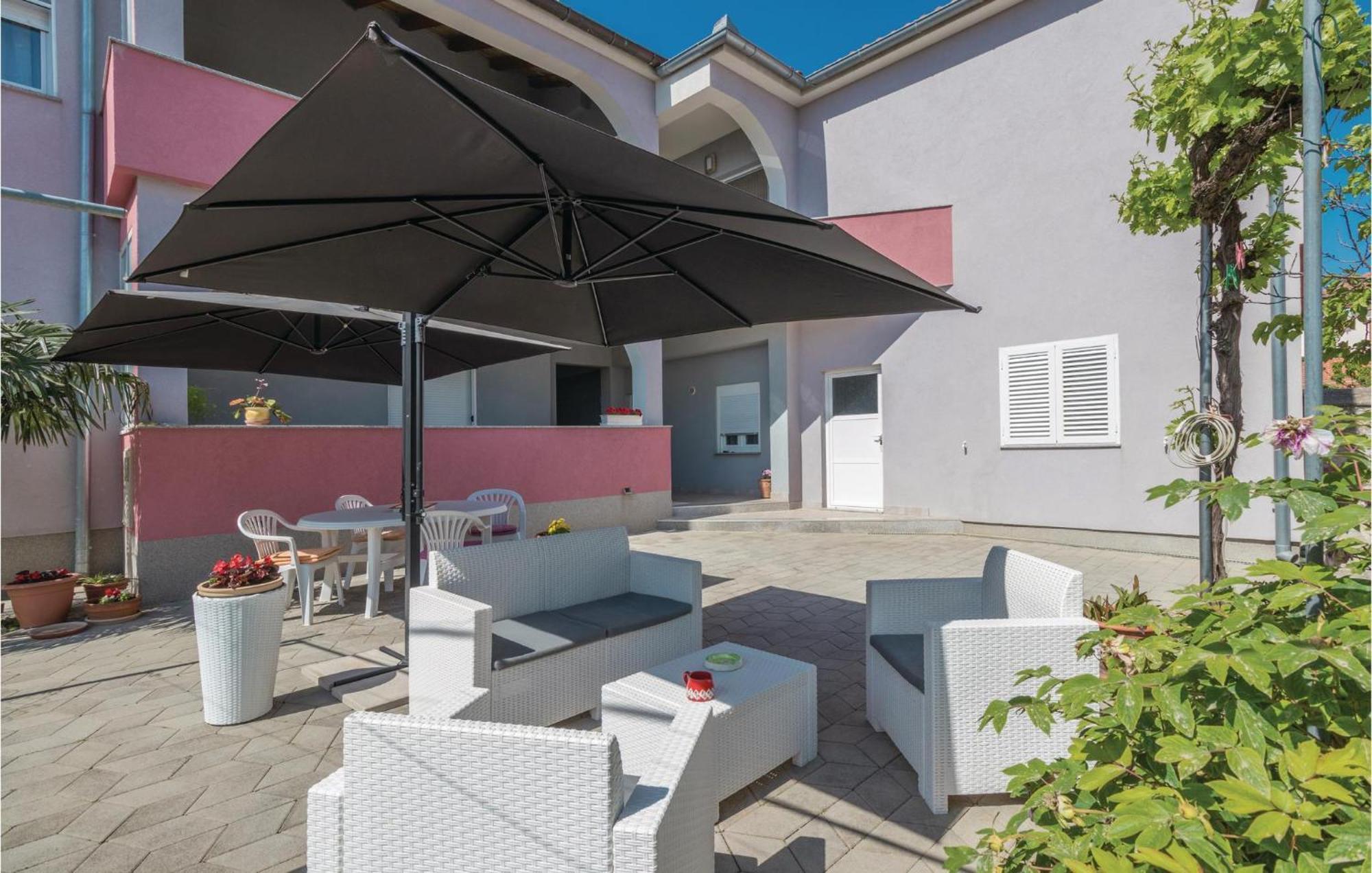 Nice Apartment In Zadar With Kitchen Exteriör bild